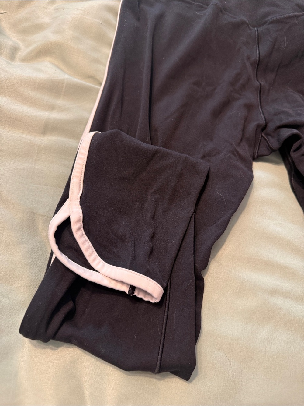 Aerie Black Leggings with Cream Side Trim - Picture 7 of 7